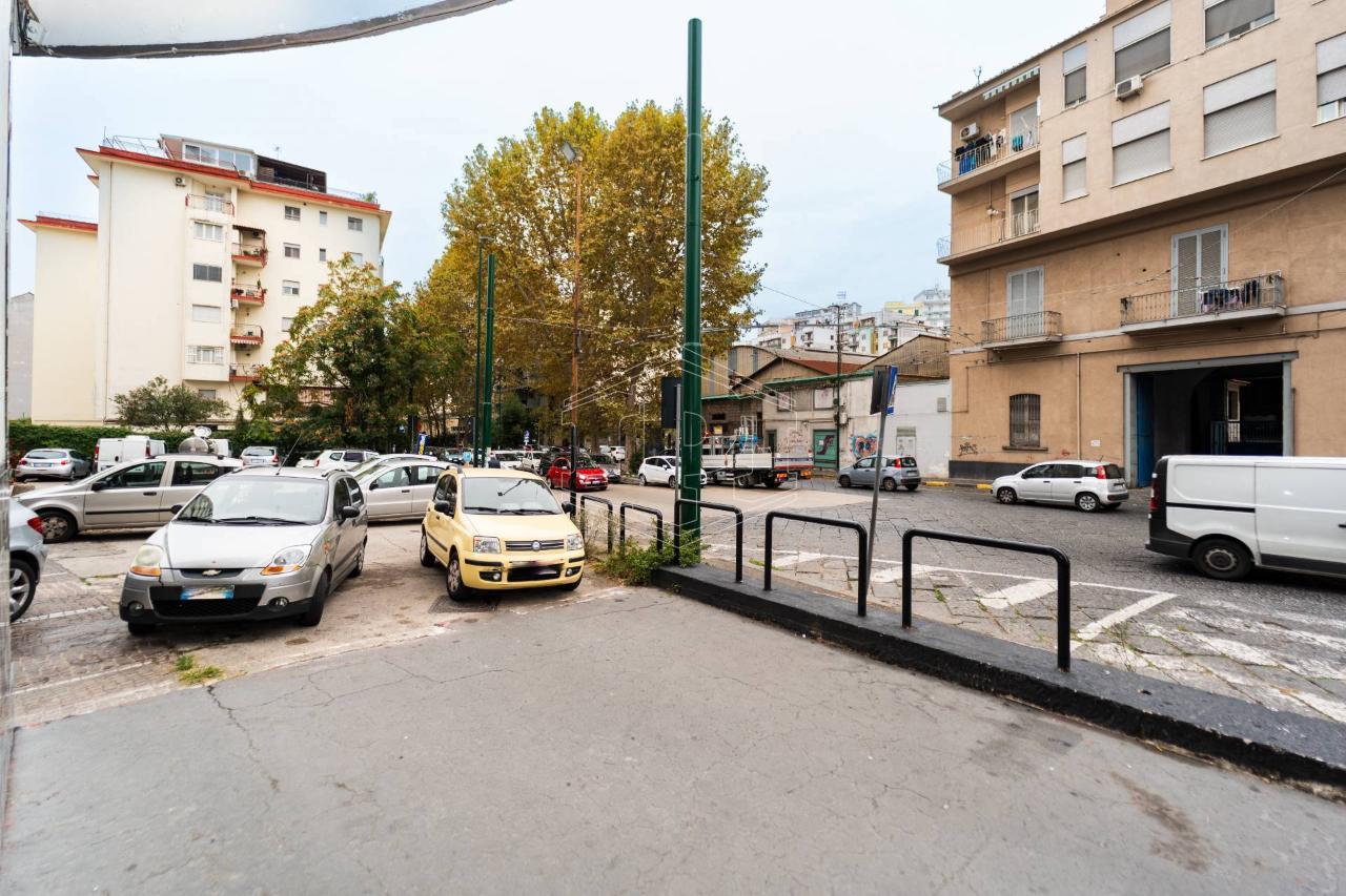 Negozio in Via Nicola Nicolini 68, Napoli, {3} - Foto 1