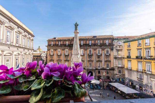 Dreizimmerwohnung in Piazza San Domenico Maggiore 10, Napoli - Foto 1