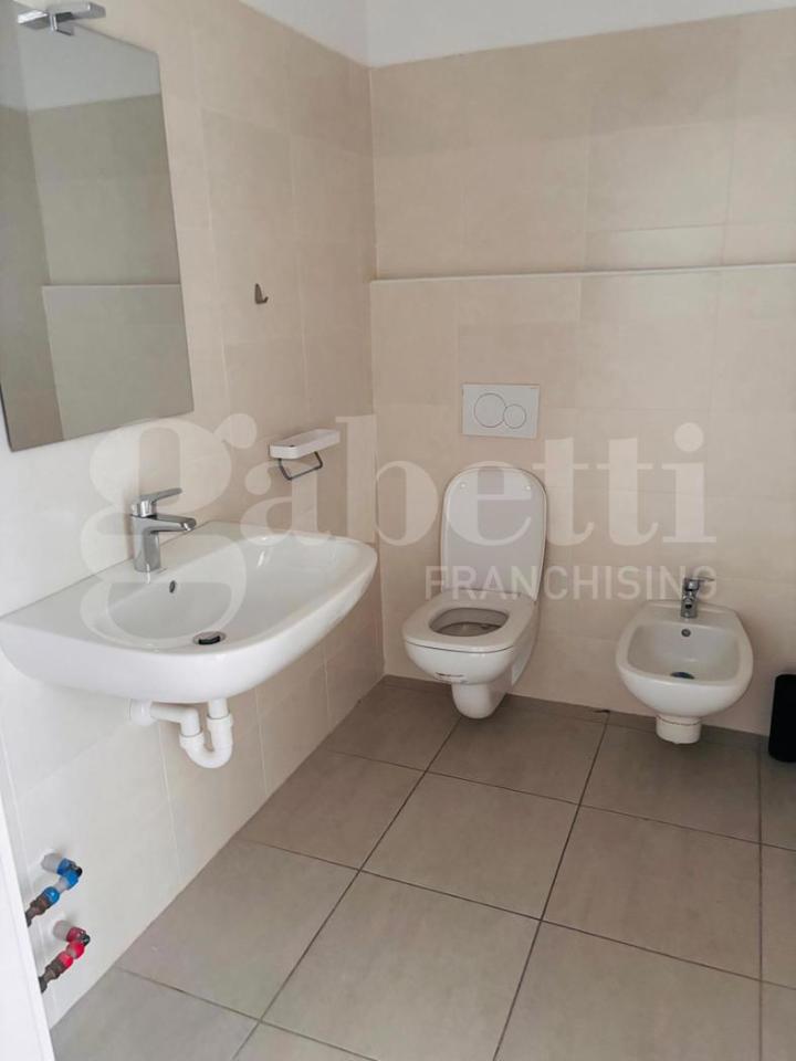 Negozio in Via Iotti  7, Calderara Di Reno, {3} - Foto 2