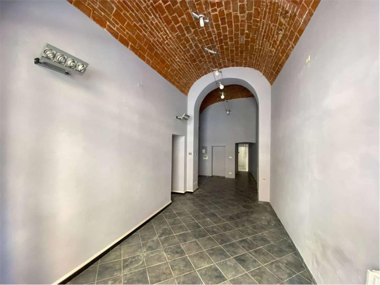 Negozio in Dante Alighieri, Alessandria - Foto 1