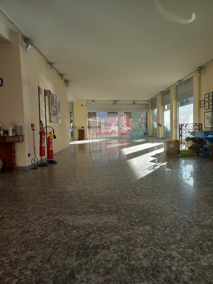Negozio in , Bergamo, {3} - Foto 2
