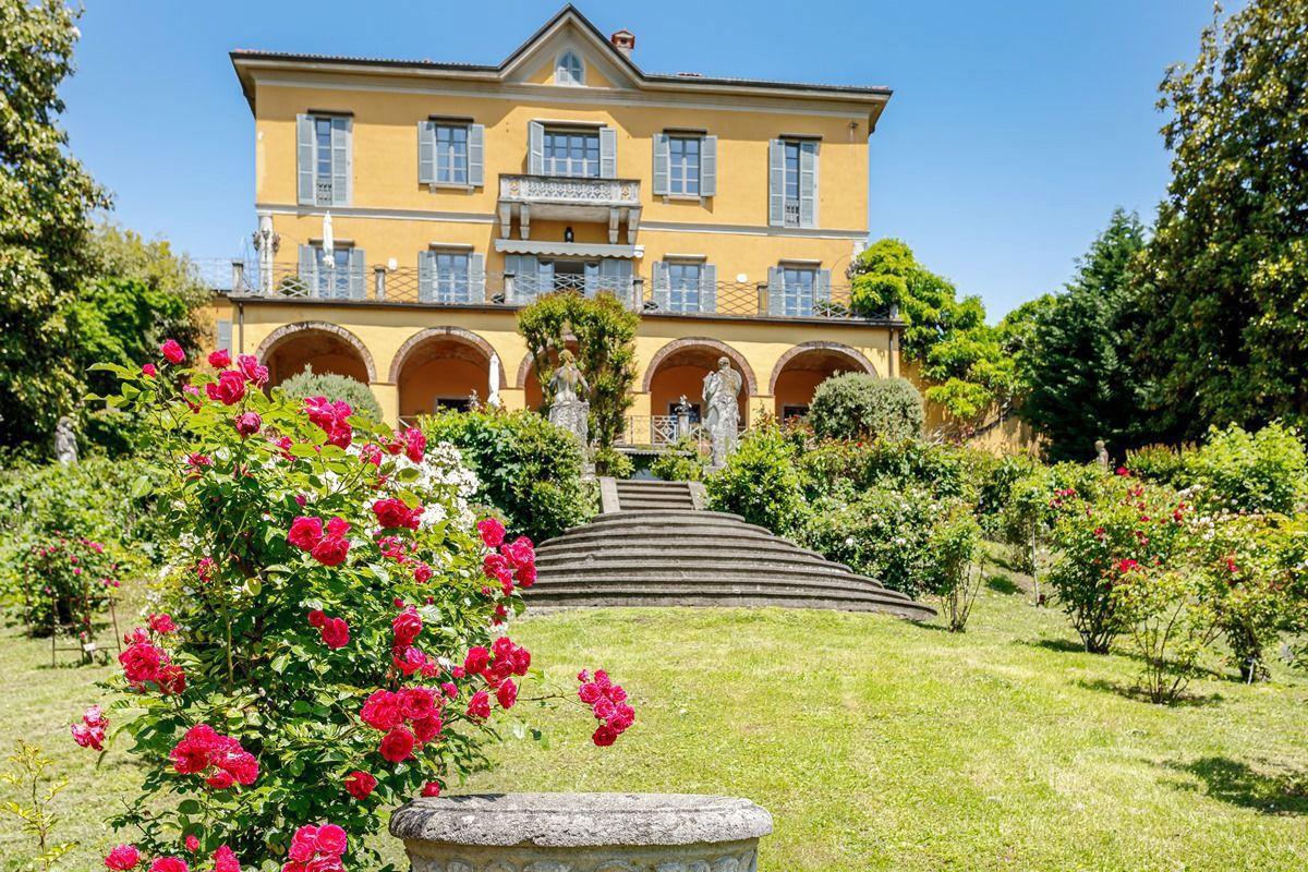 Villa in vendita a La Valletta Brianza