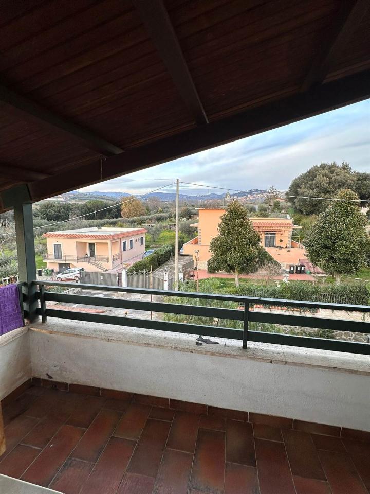Villa bifamiliare in vendita a Lanuvio