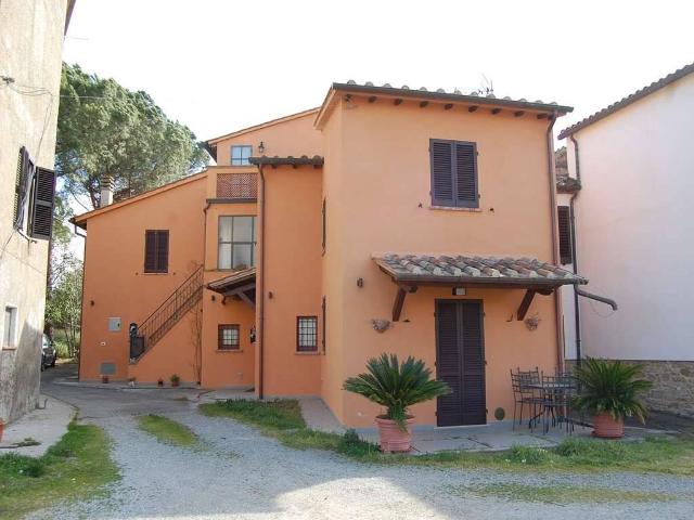 Detached house in Via Ugo Foscolo, Castiglione del Lago - Photo 1