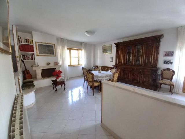 4-room flat, Paciano - Photo 1