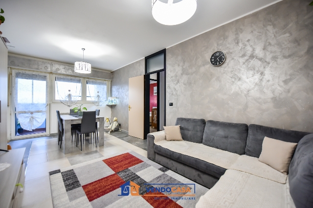 4-room flat in Strada Pasubio 34, Moncalieri - Photo 1