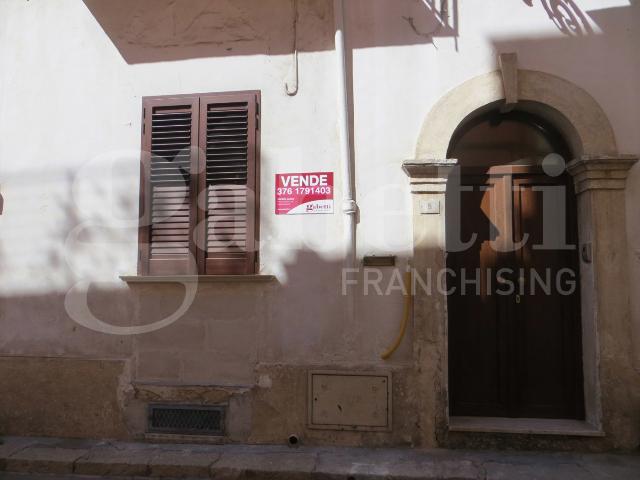 Casa indipendente in Via Cavour, Galatone - Foto 1