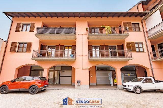 4-room flat in Piazza Madre Teresa 2, Caraglio - Photo 1