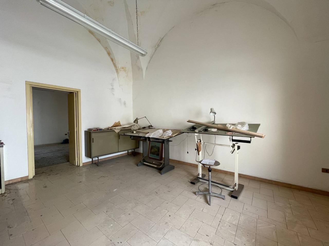 Negozio in Via Regina Margherita 16, Salice Salentino - Foto 1