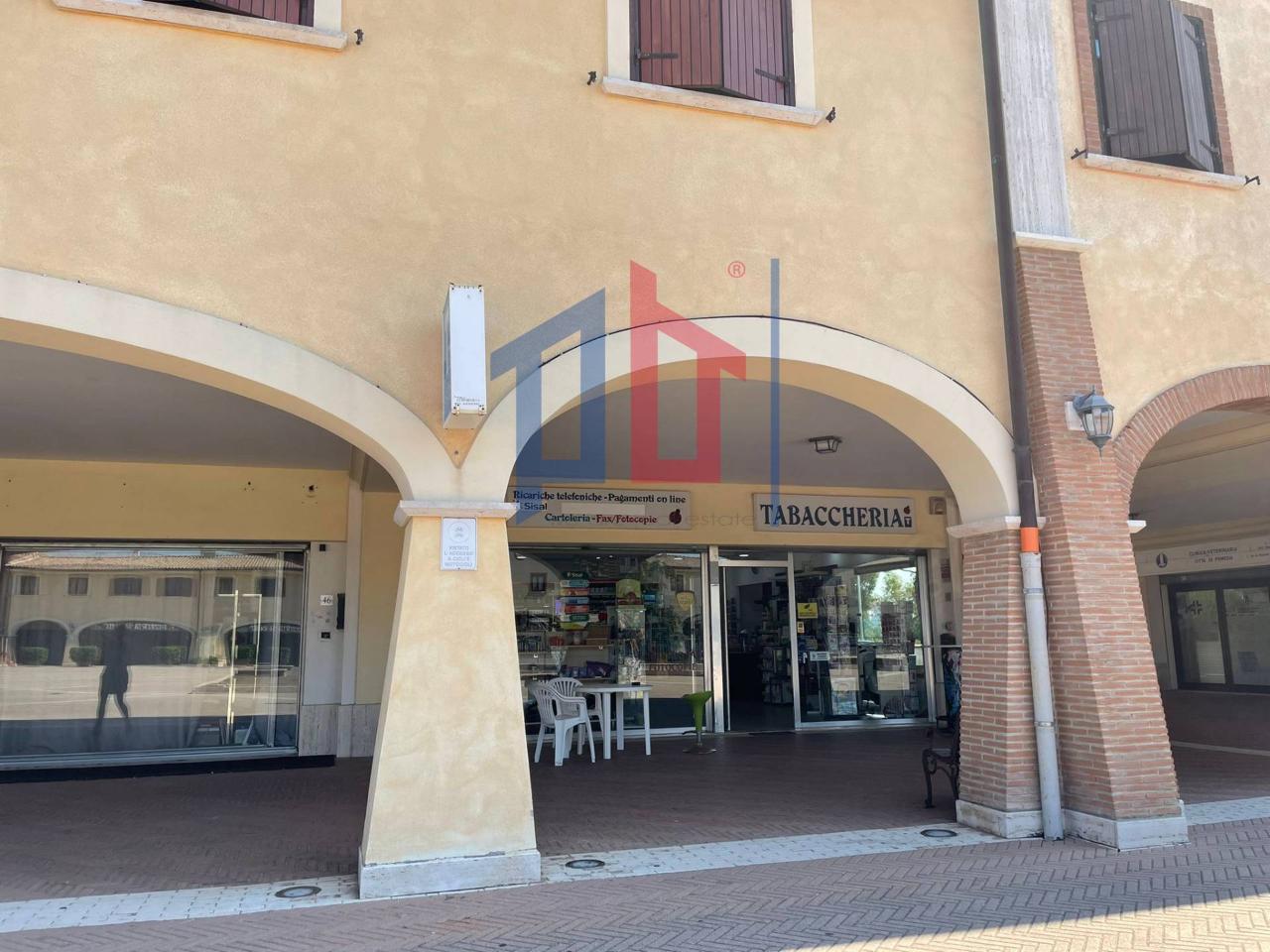 Esercizio commerciale in Via Anchise, Pomezia, {3} - Foto 2