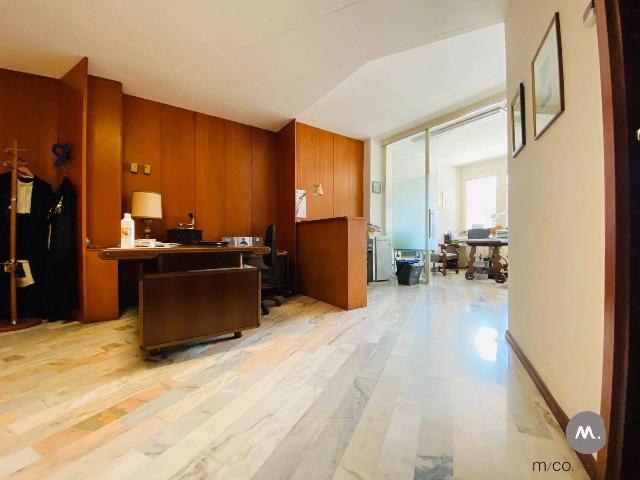 Shared office in {3}, Viale Trento 2 - Photo 1