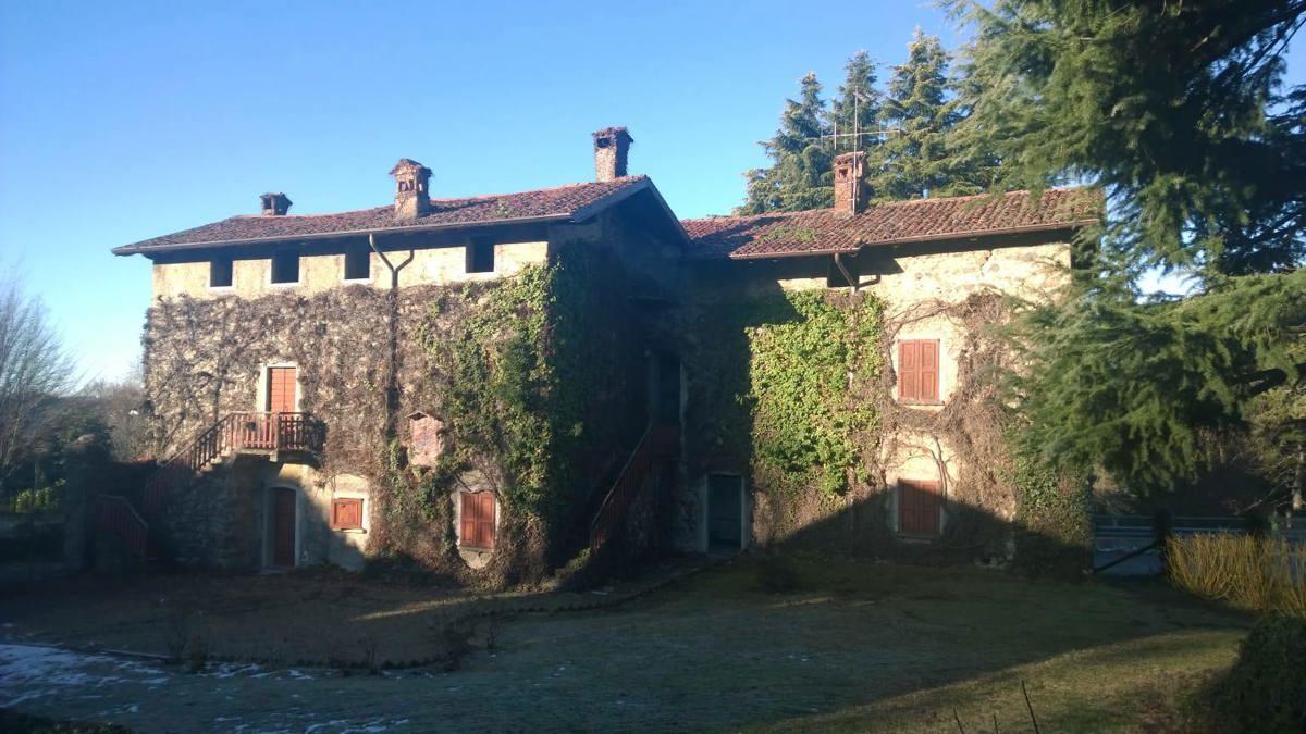 Casa indipendente in vendita a Castello Di Brianza