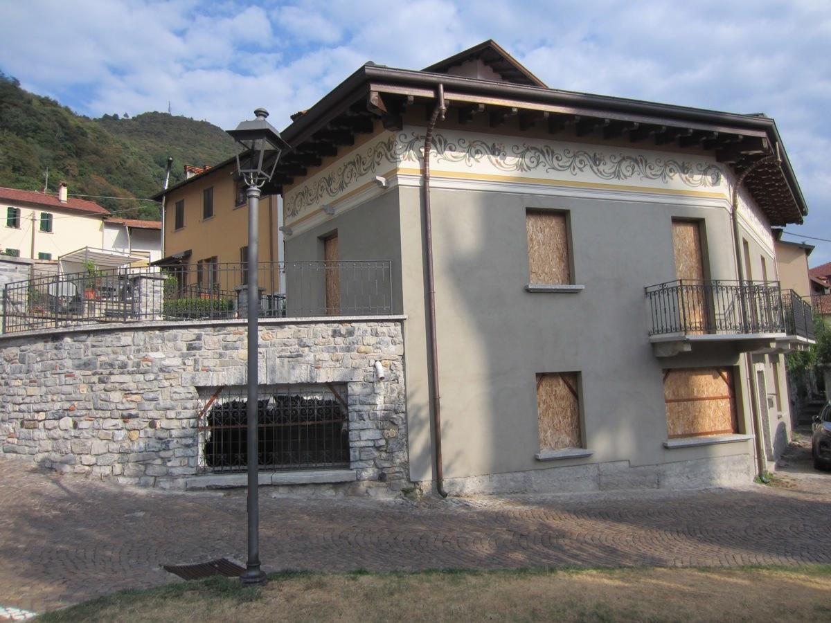 Casa indipendente in vendita a Oliveto Lario