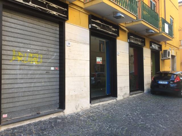 Geschäft in {3}, Piazza Cairoli - Foto 1