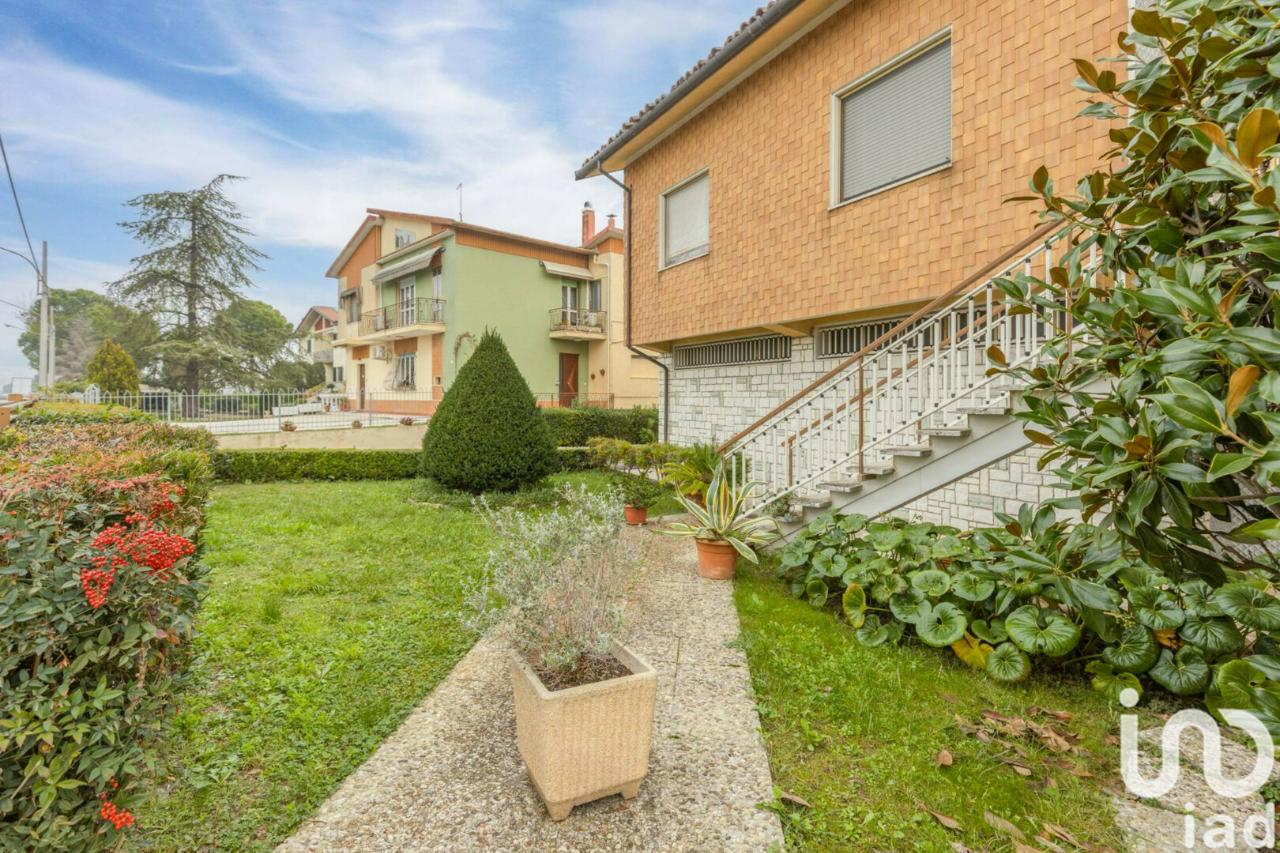 Villa in vendita a Osimo