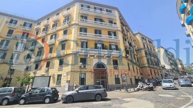 Zweizimmerwohnung in Piazza Canneto 7, Napoli - Foto 1