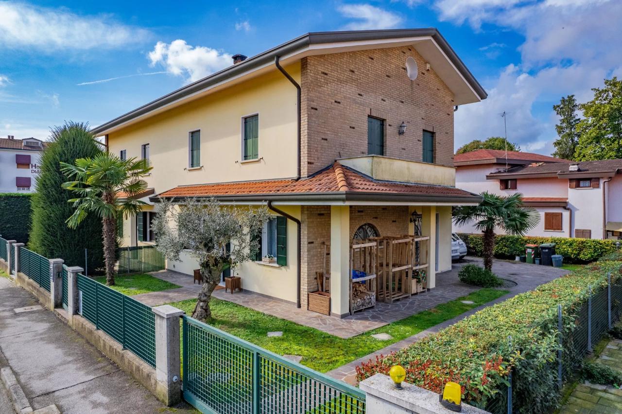 Villa plurifamiliare in vendita a Legnaro