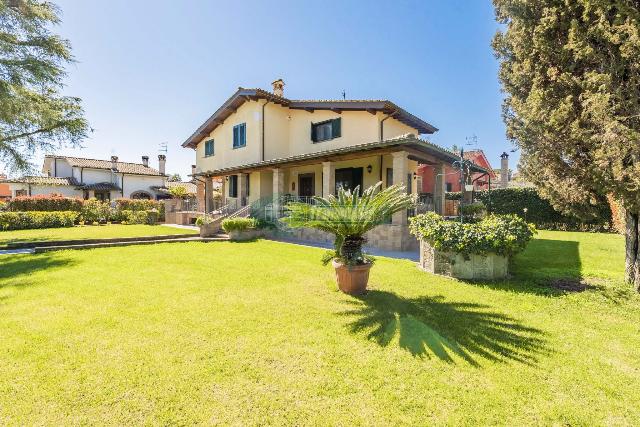 Mansion in Via Daniele Manin, Anguillara Sabazia - Photo 1