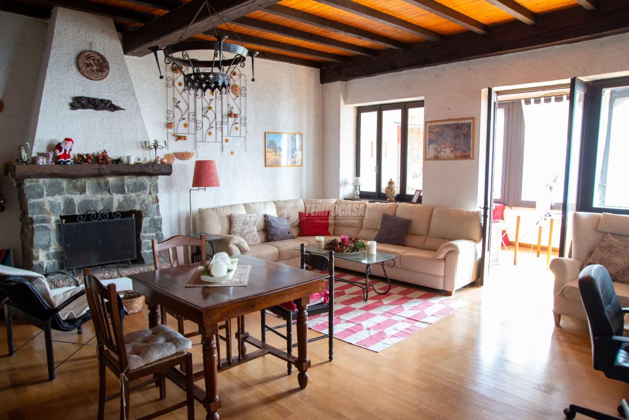 Villa in vendita a Adrara San Rocco