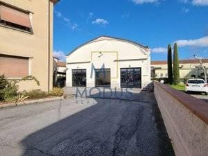 Capannone in Strada Statale Fiorentina 551, Pistoia, {3} - Foto 2