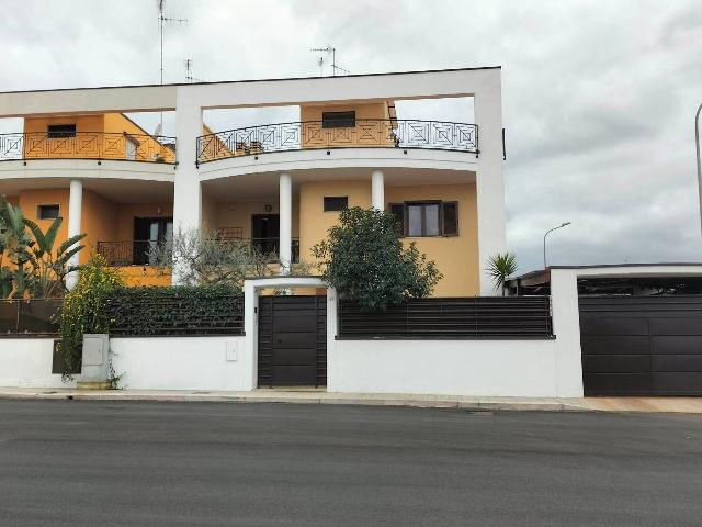 Villa in Via Professor Angelo Neglia 47/49, Casamassima - Foto 1