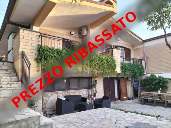 Mansion in Via Villaggio Lagobattaglia, Cassano delle Murge - Photo 1