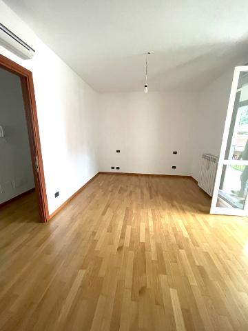 3-room flat in Via 1 Maggio 1, Castelletto sopra Ticino - Photo 1