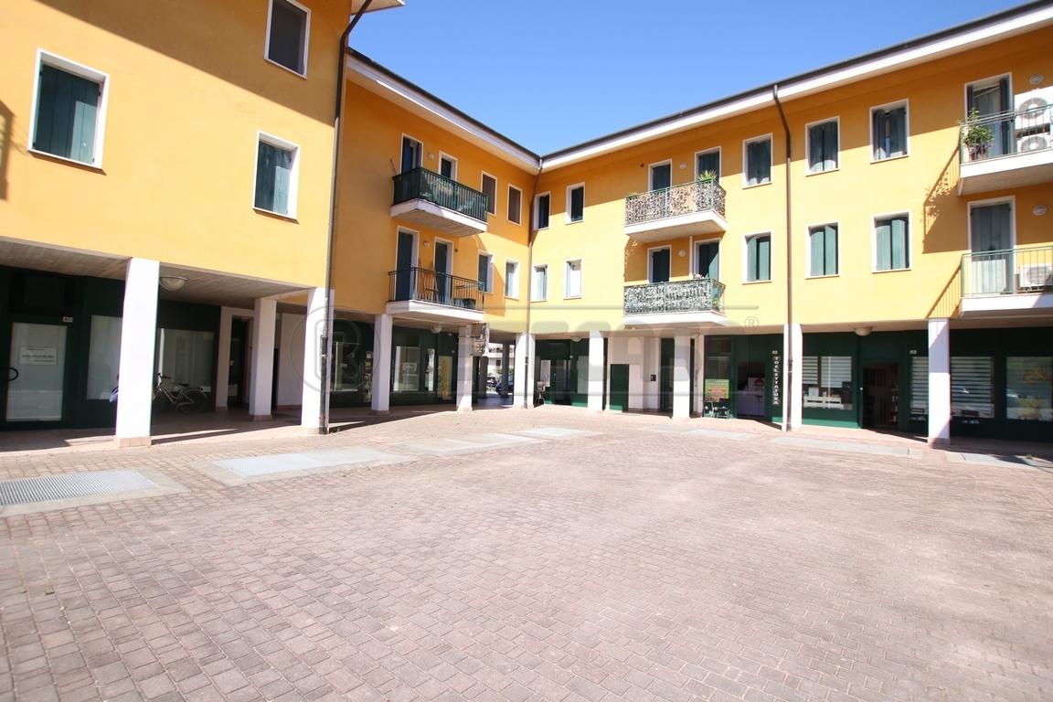 Palazzina commerciale in Via Monte Lungo, Arcugnano, {3} - Foto 1