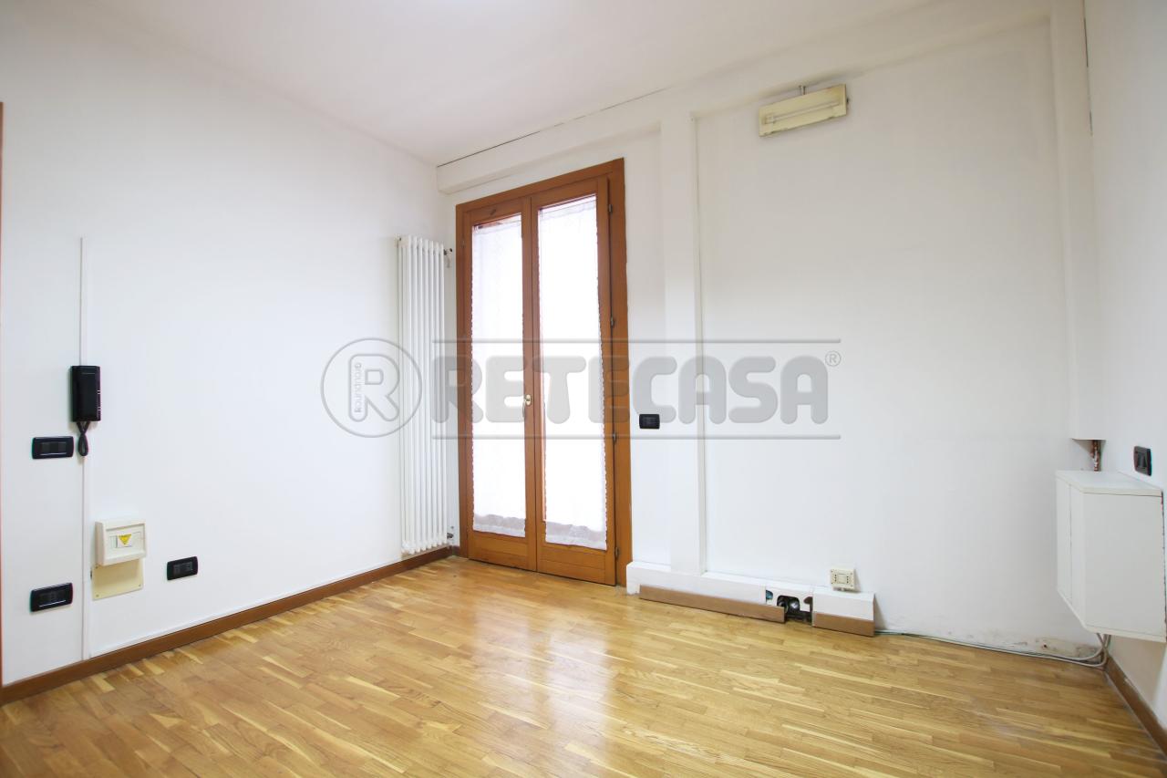 Ufficio in Viale Riviera Berica 451, Vicenza, {3} - Foto 1