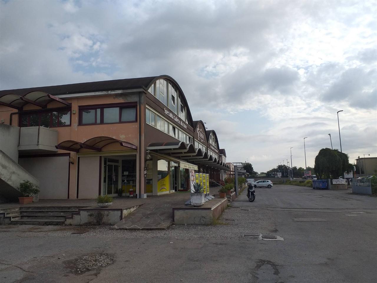 Negozio in , Mantova, {3} - Foto 1