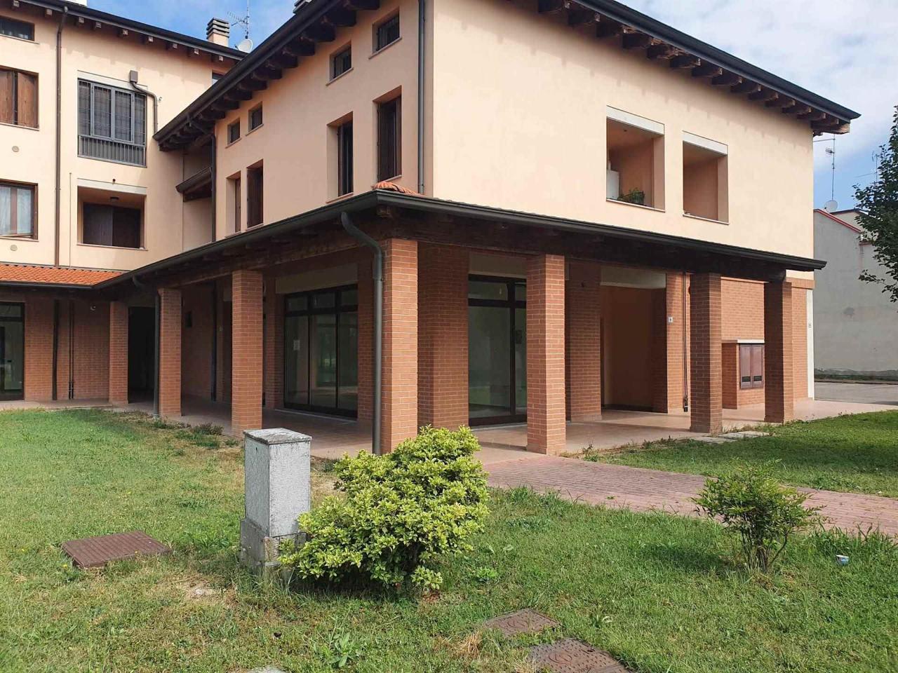 Negozio in Via Martiri del, Gualtieri, {3} - Foto 1