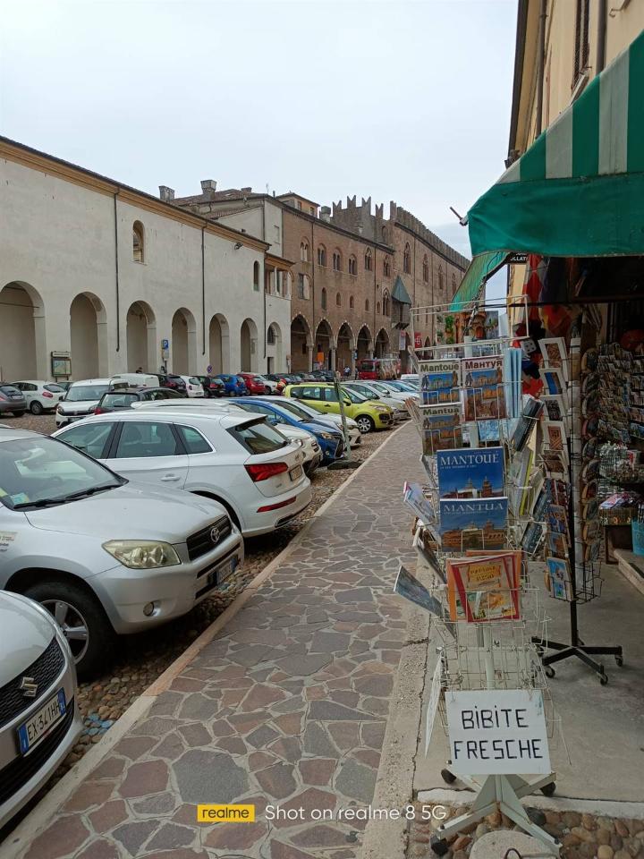 Negozio in Piazza Sordello, Mantova, {3} - Foto 2