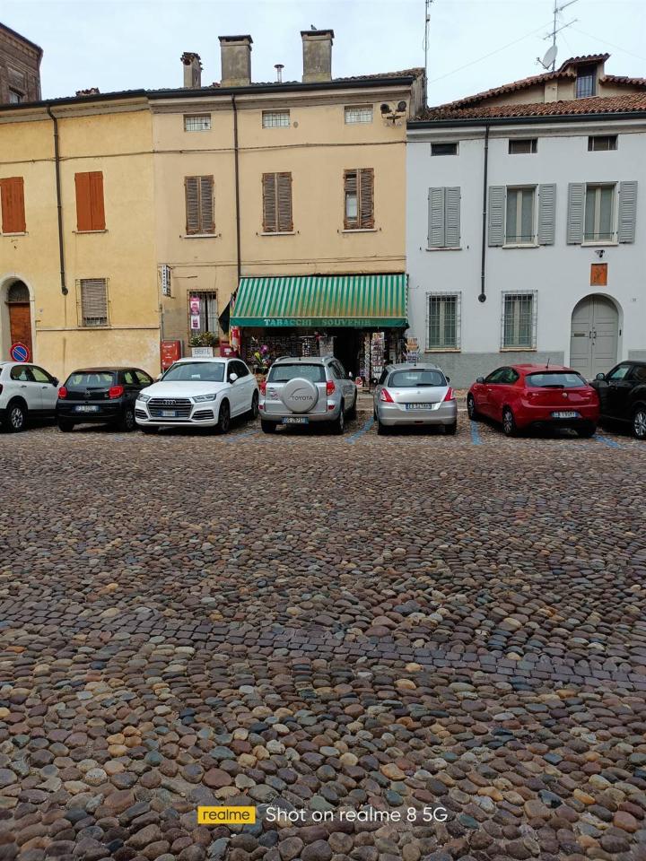 Negozio in Piazza Sordello, Mantova, {3} - Foto 1