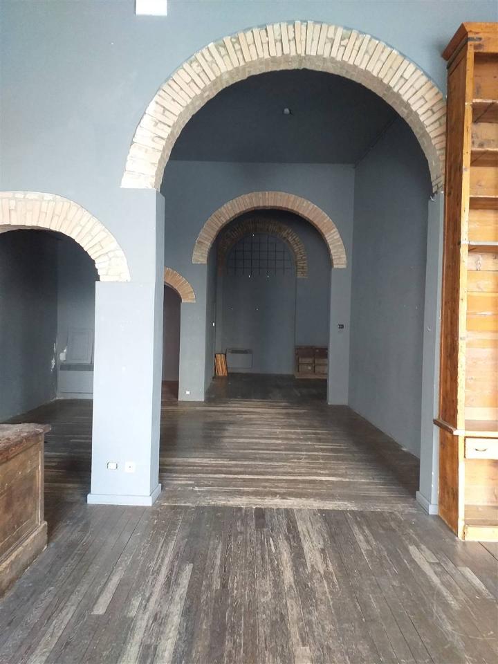 Negozio in Piazza Concordia, Mantova, {3} - Foto 1
