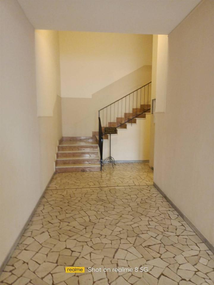 Negozio in Piazza delle Poste, Mantova, {3} - Foto 2