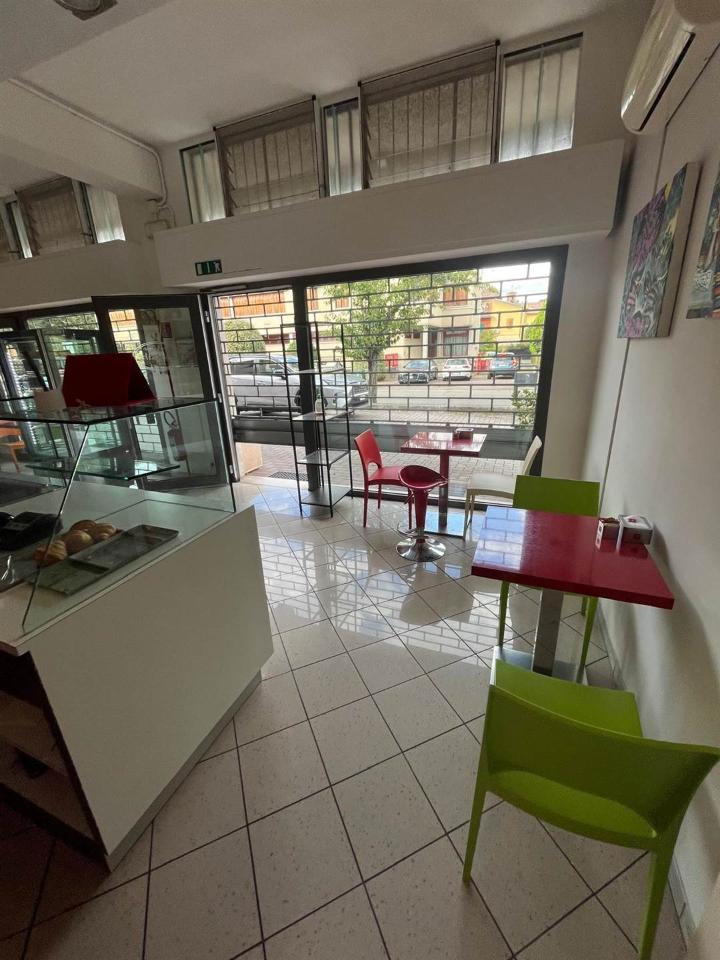 Pasticceria in , Fabbrico, {3} - Foto 1