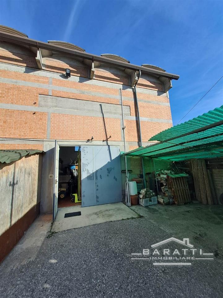 Capannone in , Mirandola, {3} - Foto 2