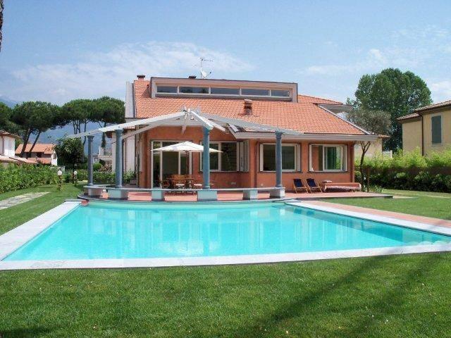 Villa in Via Padre Ignazio da Carrara, Forte dei Marmi - Foto 1