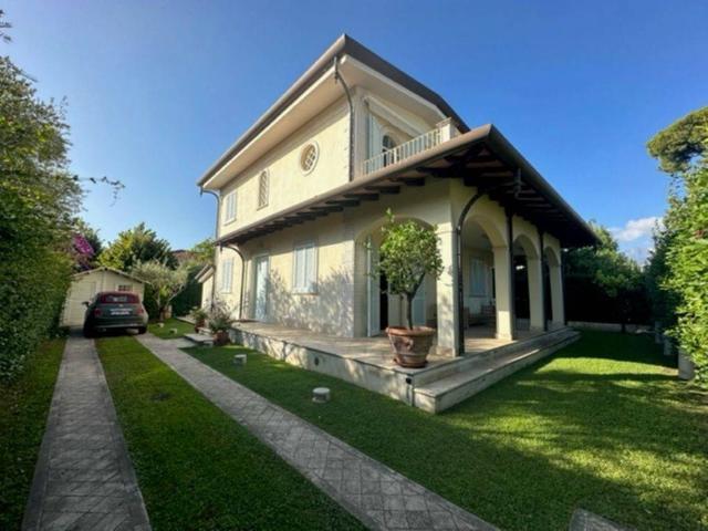 Villa in Via dei Mille 21, Forte dei Marmi - Foto 1