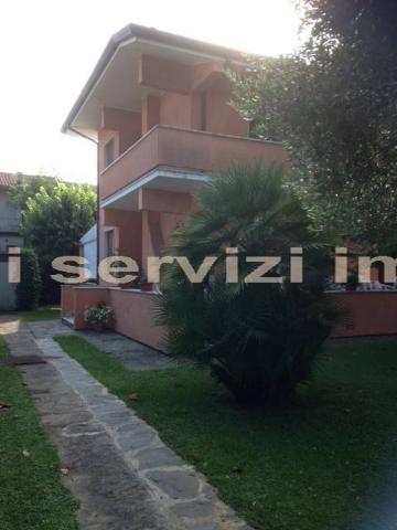 Villa in Via Fratelli Barberi, Forte dei Marmi - Foto 1