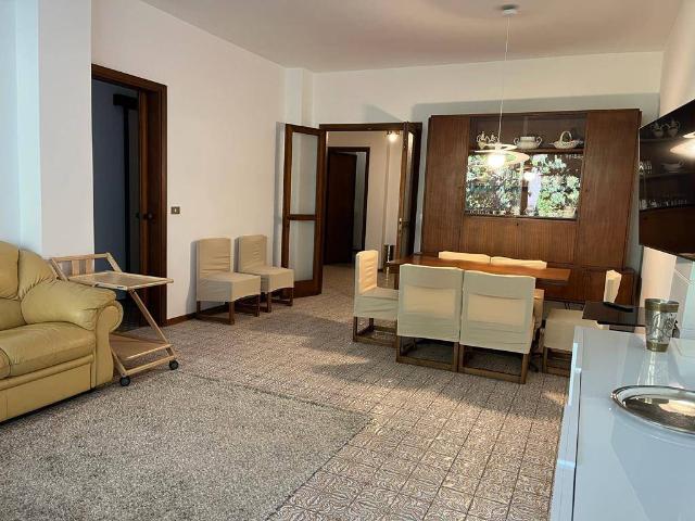 Apartament in {3}, Via Flavio Gioia 11 - Photo 1