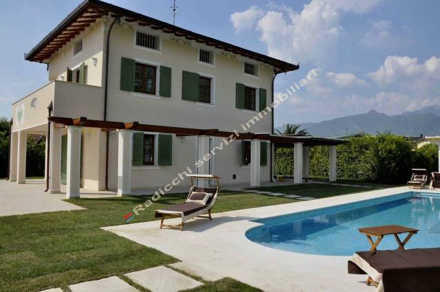 Villa in Via della Barbiera 9-13, Forte dei Marmi - Foto 1