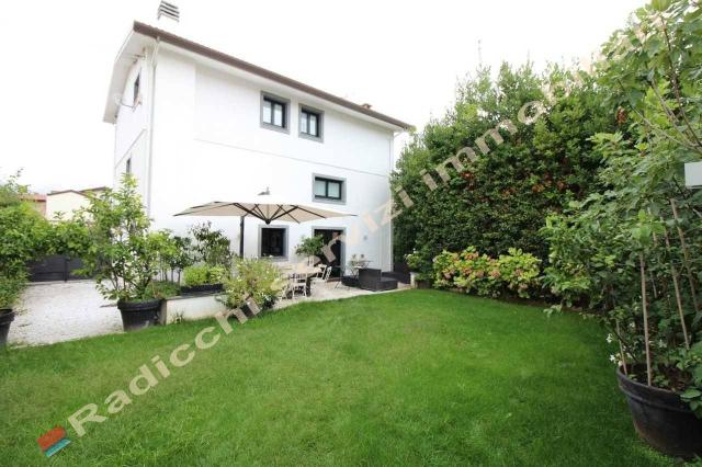 Villa in Via Giuseppe Mazzini 24, Forte dei Marmi - Foto 1