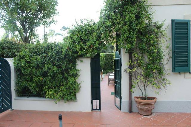 4-room flat in Via Cristoforo Colombo, Forte dei Marmi - Photo 1