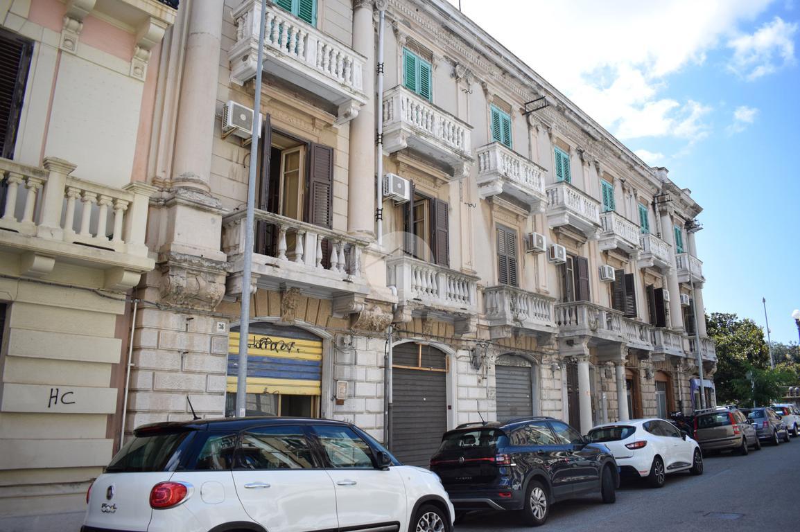 Negozio in affitto a Messina