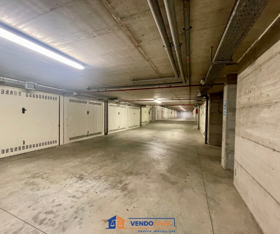 Garage or car box in Corso Vittorio Veneto, Savona - Photo 1