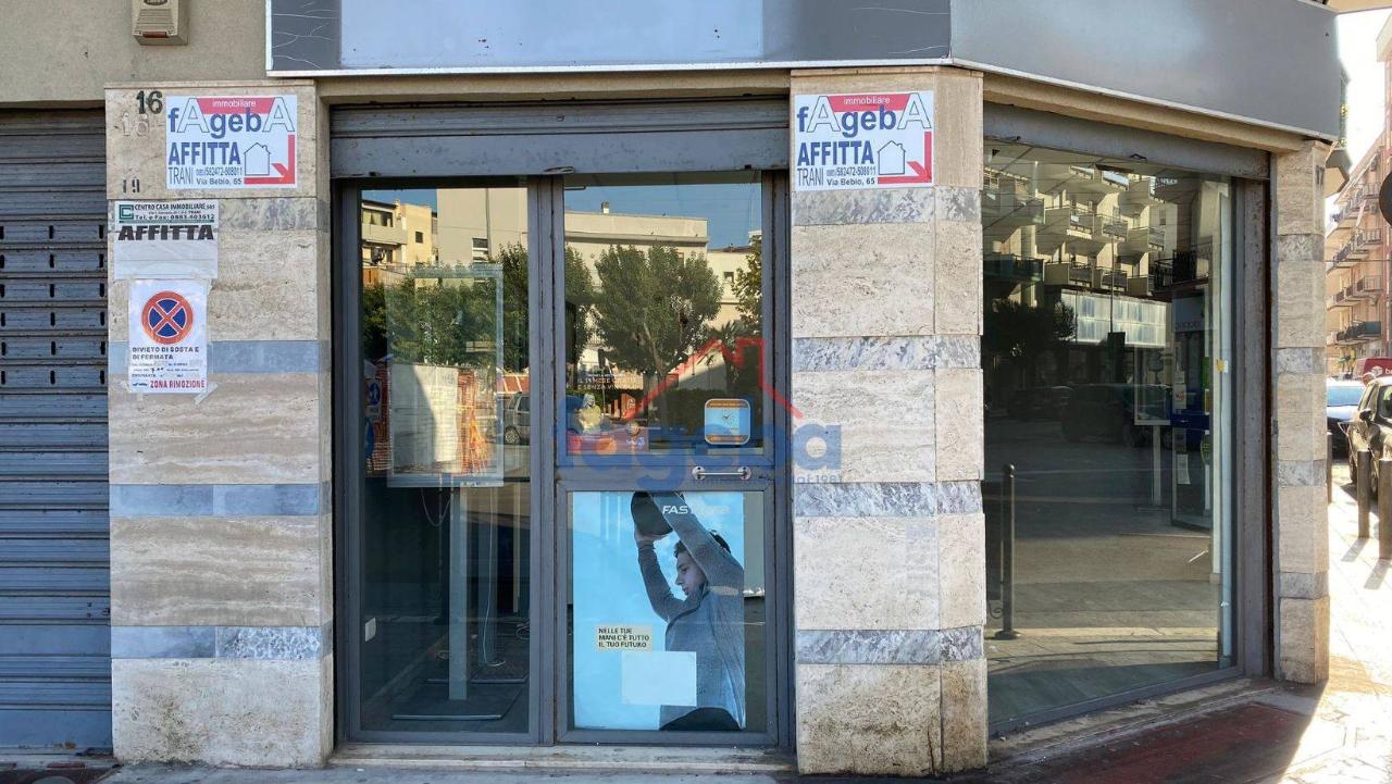 Negozio in Piazza Indipendenza 20, Trani, {3} - Foto 2