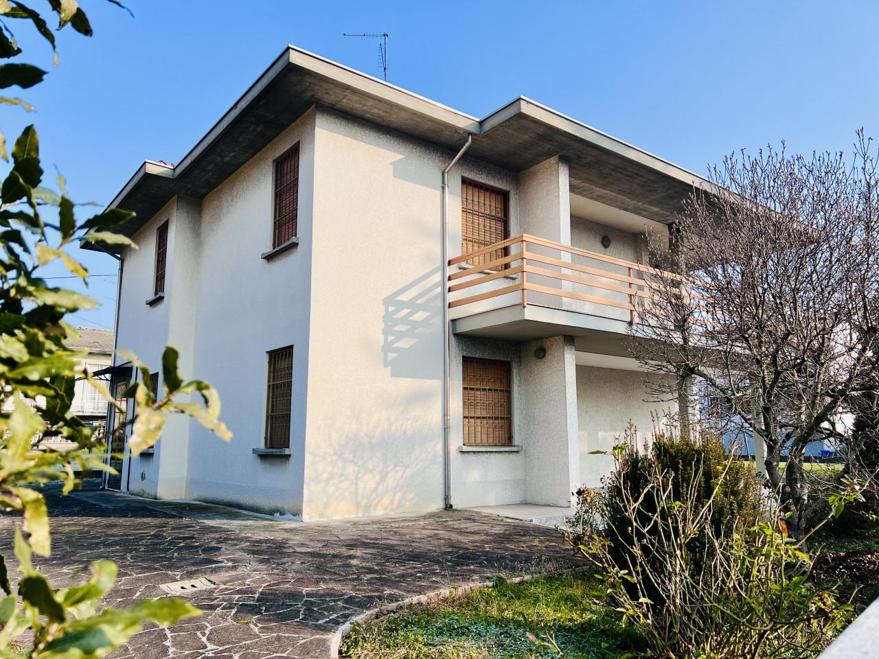 Villa in vendita a Sissa Trecasali