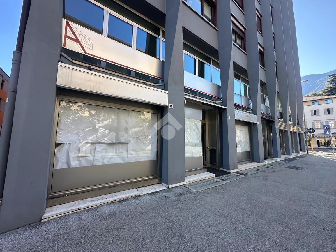 Negozio in Via Piave 12, Trento, {3} - Foto 1