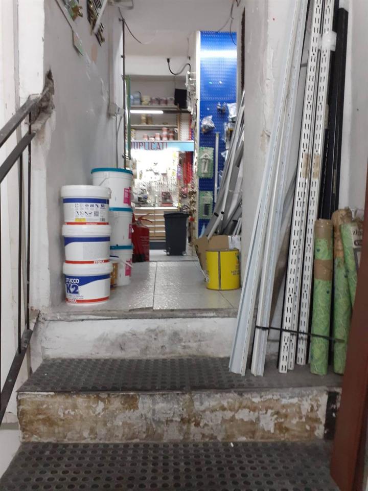 Negozio in Via Indipendenza, Bari, {3} - Foto 2